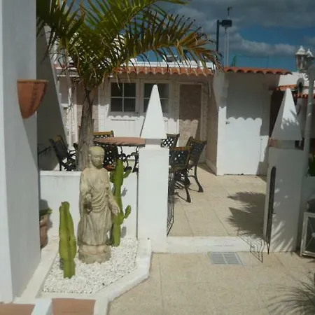 Las Buganvillas 65 Bed & Breakfast